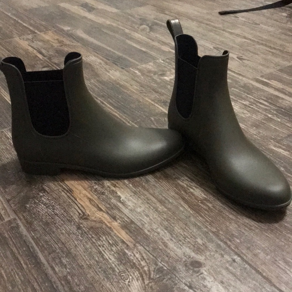 Size 7 Olive Green Ankle Garden Boots